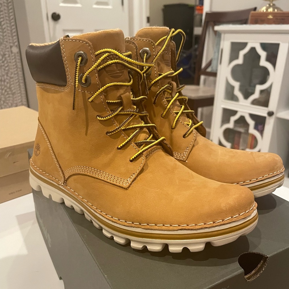 Timberland Women’s Brockton 6” Wheat Nubuck Boot Size 7 NEW/NEVER WORN